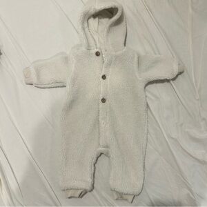 Little Planet organic carters Cozy White Hooded One Piece fleece onesie 9m